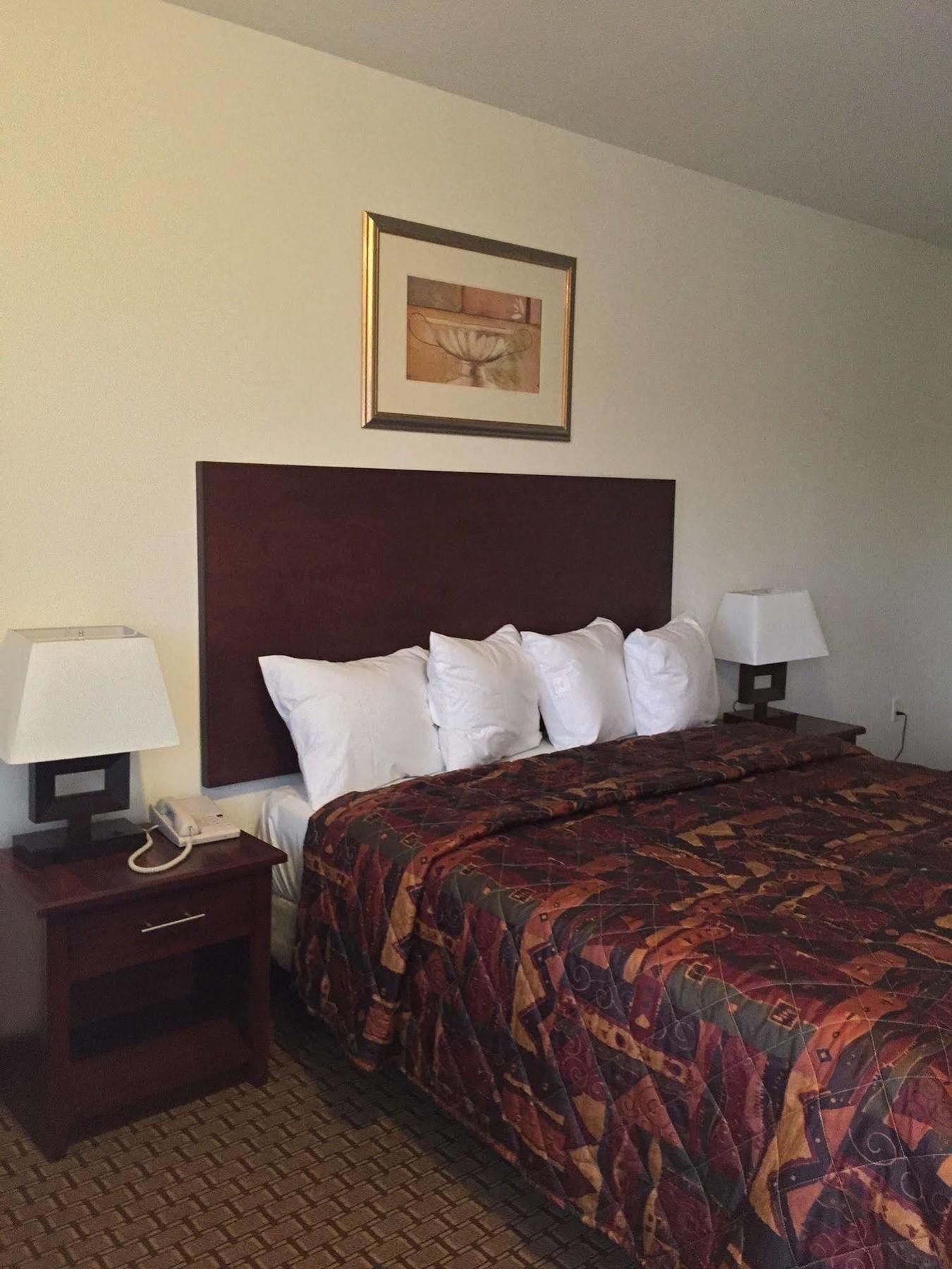 America Inn & Suites Риджкрест Экстерьер фото